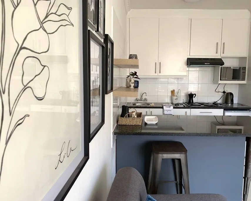 Apartment Modern 1-Bedroom In Vibey Sea Point, Cape Town South Africa