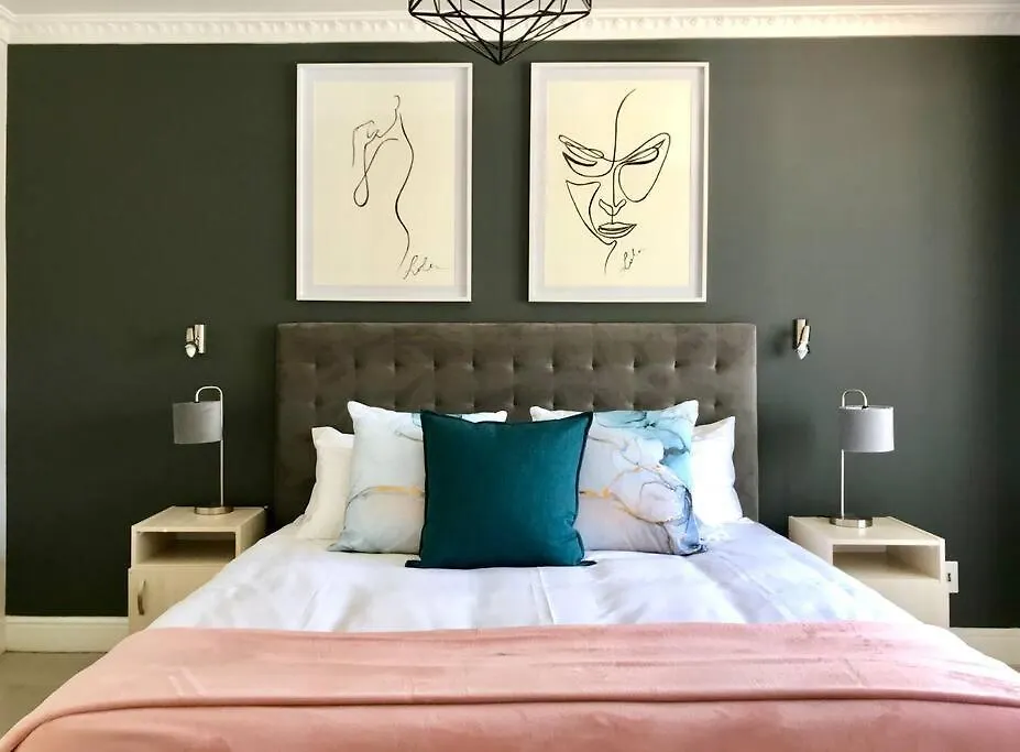 Apartment Modern 1-Bedroom In Vibey Sea Point, Cape Town