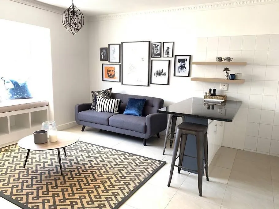 Modern 1-Bedroom In Vibey Sea Point, Cape Town 0*,  South Africa