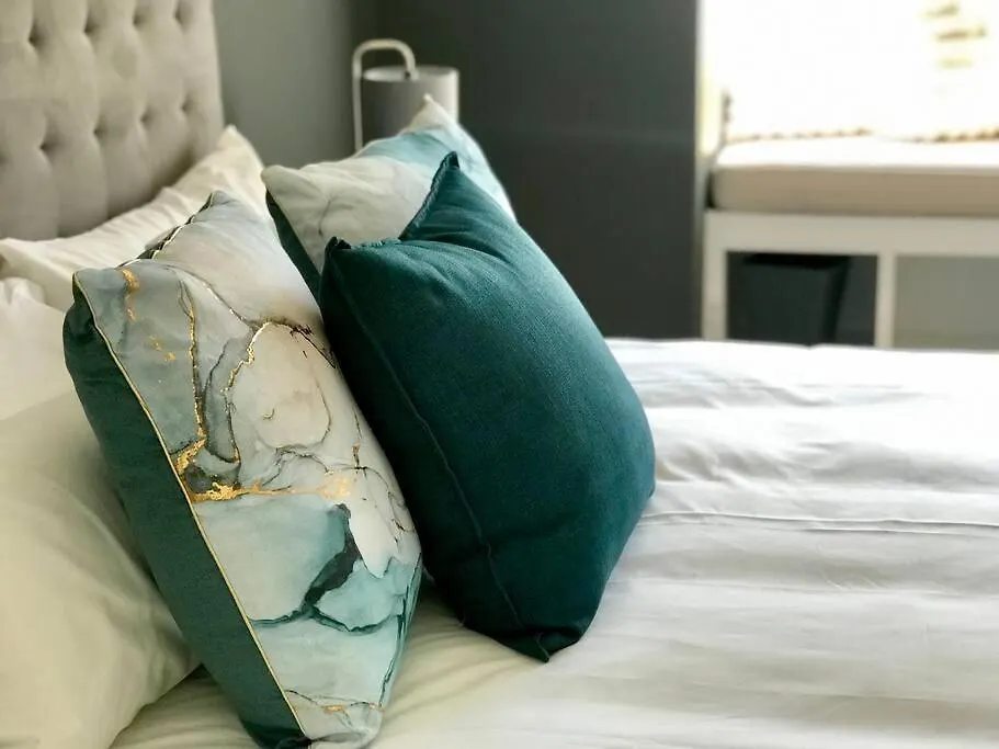 Modern 1-Bedroom In Vibey Sea Point, Cape Town 0*,  South Africa